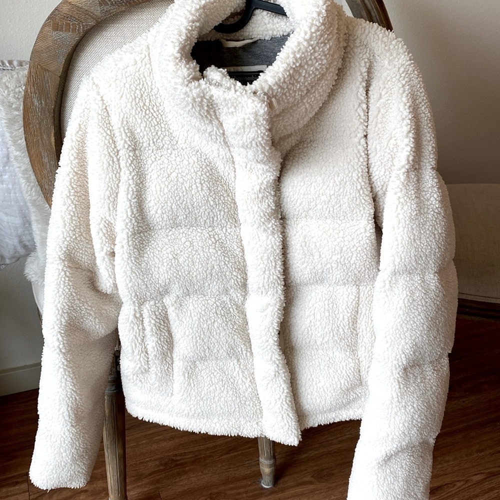 Abercrombie & Fitch White Teddy Jacket cropped small